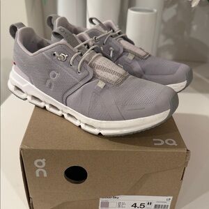 On Running Cloud Sky Sneakers in Fade/White-Kids